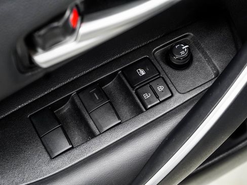 Used 2022 Toyota Corolla SE image 40