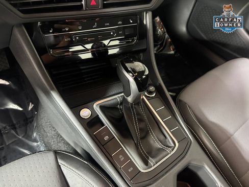 Used 2025 Volkswagen Jetta SE FWD image 25