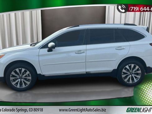 Used 2017 Subaru Outback 2.5i Touring image 2