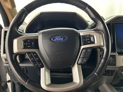 Used 2022 Ford F250 Lariat w/ Chrome Package image 8