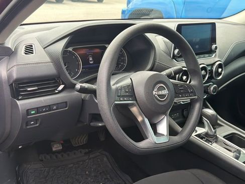 Used 2024 Nissan Sentra SV FWD image 10