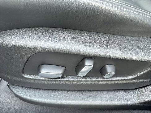 Used 2024 Cadillac XT6 Sport w/ Technology Package image 18