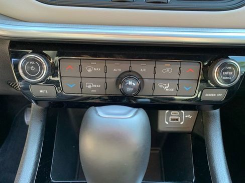Used 2025 Jeep Compass Limited AWD/4WD image 25