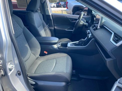 Used 2023 Toyota RAV4 XLE w/ Convenience Package image 18