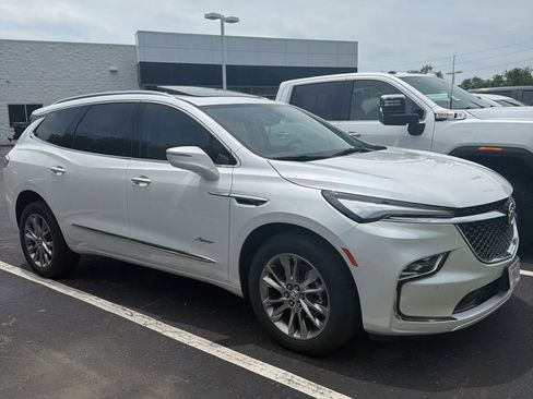 Used 2023 Buick Enclave Avenir w/ Avenir Technology Package AWD/4WD image 1