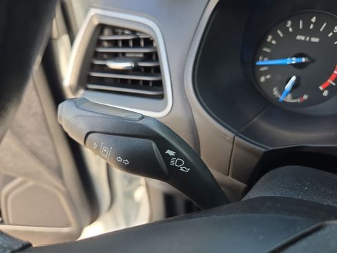 Used 2020 Ford Edge SE FWD image 23