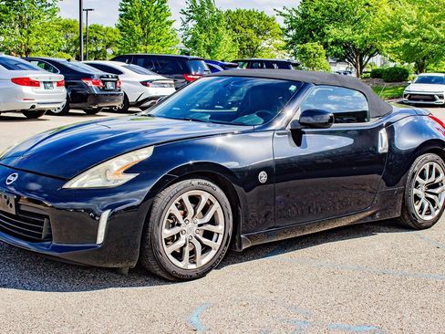 Used 2013 Nissan 370Z Touring RWD image 3