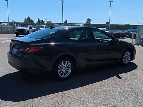 Used 2025 Toyota Camry LE image 8