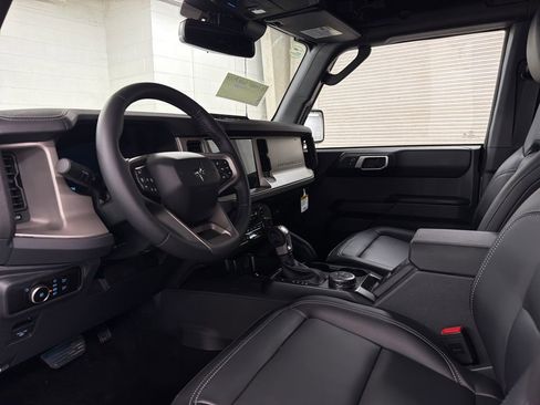 New 2026 Ford Bronco Outer Banks w/ Sasquatch Package AWD/4WD image 6