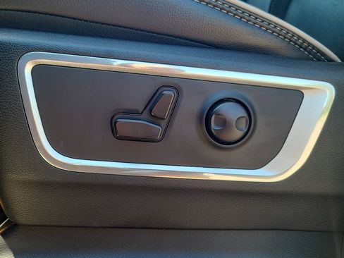 Used 2025 RAM 1500 Laramie w/ Night Edition AWD/4WD image 16