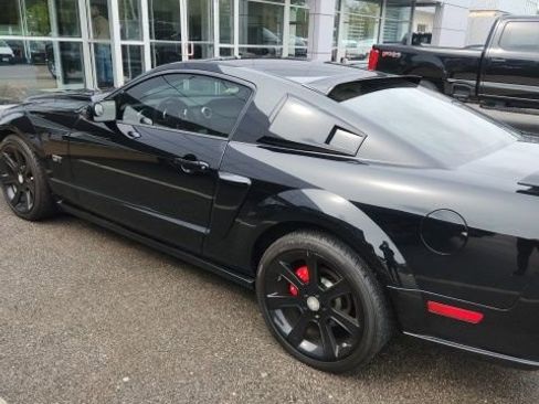 Used 2005 Ford Mustang GT Premium RWD image 2