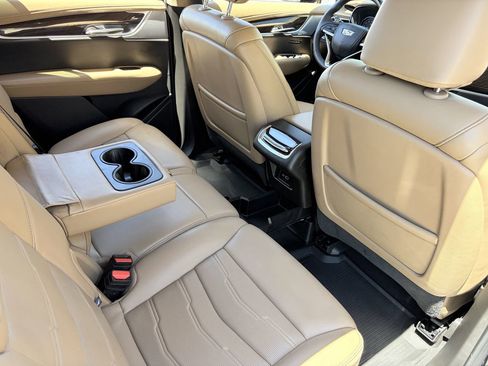 Certified 2025 Cadillac XT6 Sport w/ Platinum Package AWD/4WD image 15