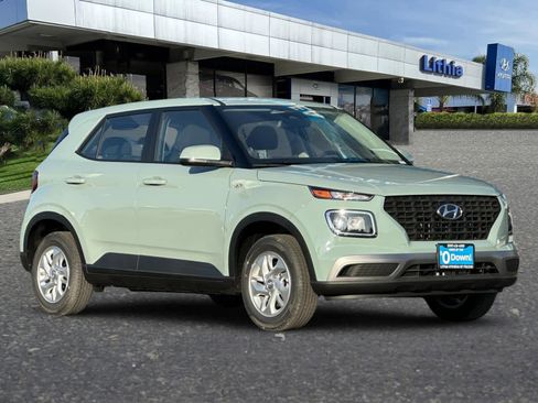 New 2026 Hyundai Venue SE image 9