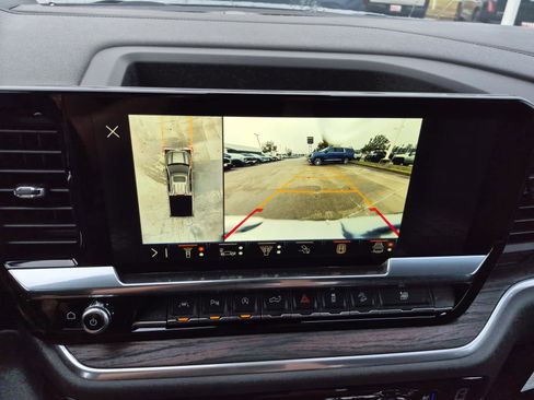 New 2026 GMC Sierra 1500 SLT image 18