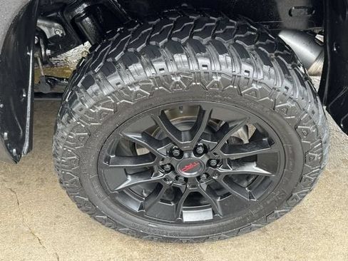 Used 2023 Toyota Tundra SR5 w/ SR5 Convenience Package AWD/4WD image 8