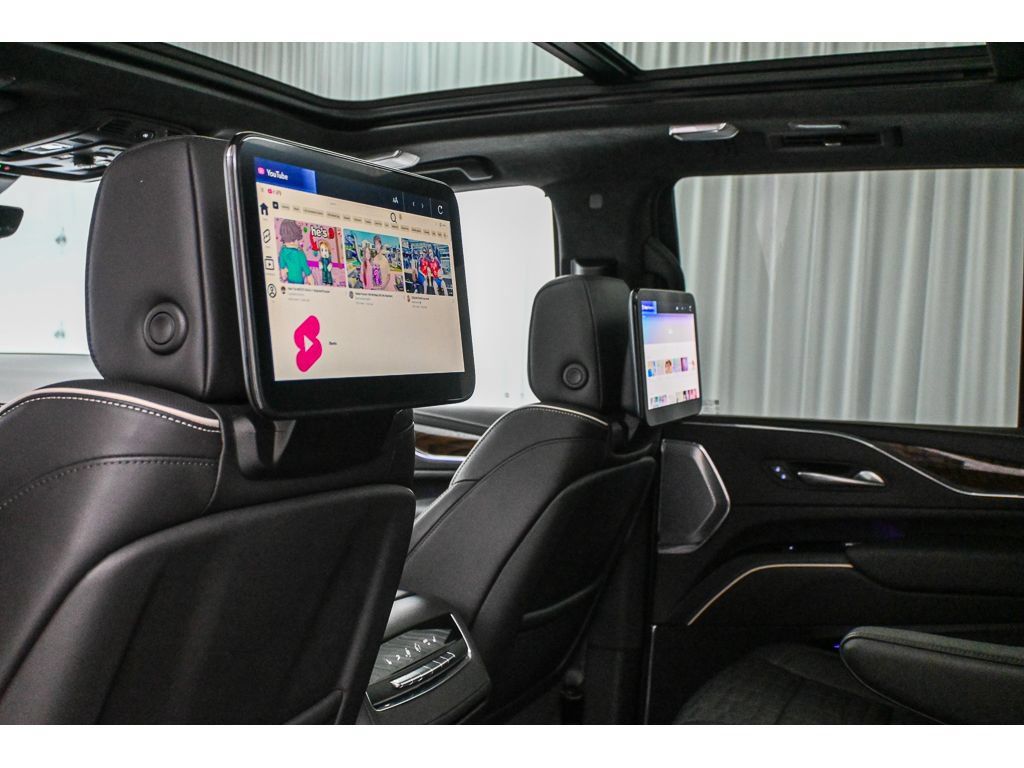 Certified 2024 Cadillac Escalade Sport Platinum w/ LPO, ONYX Package AWD/4WD image 25