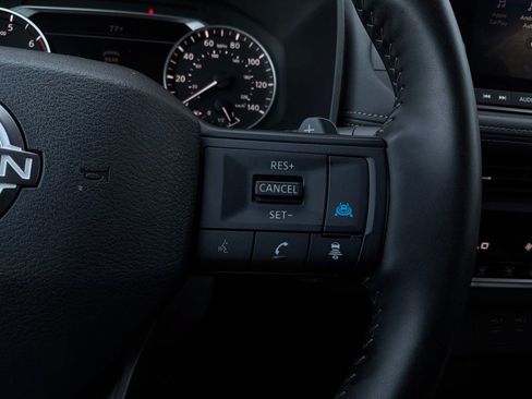 Used 2025 Nissan Rogue SV FWD image 36