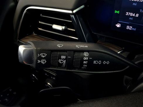 Used 2025 Chevrolet Tahoe LT AWD/4WD image 26