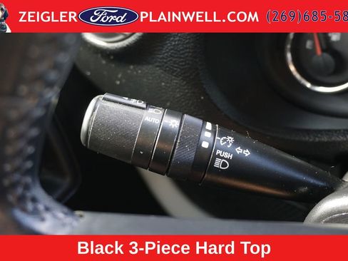 Used 2012 Jeep Wrangler Unlimited Sahara w/ Dual Top Group AWD/4WD image 23