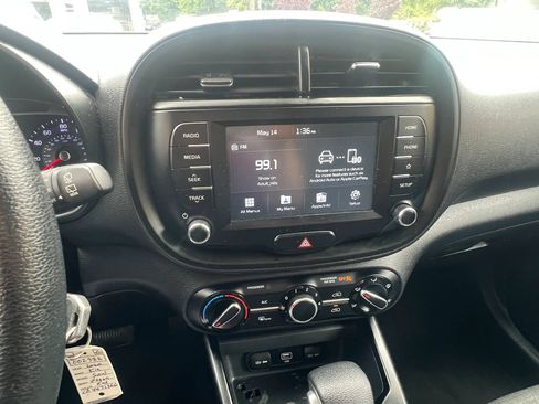 Used 2020 Kia Soul S FWD image 22