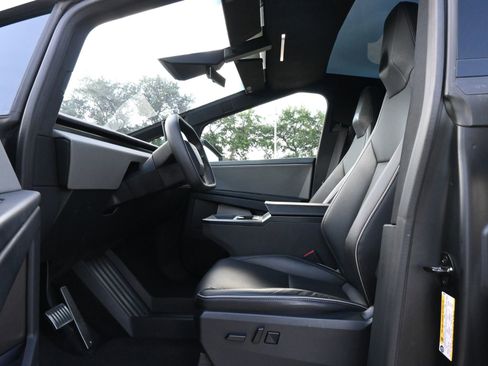 Used 2024 Tesla Cybertruck Cyberbeast AWD/4WD image 17