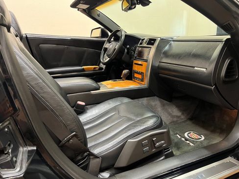 Used 2008 Cadillac XLR RWD image 46