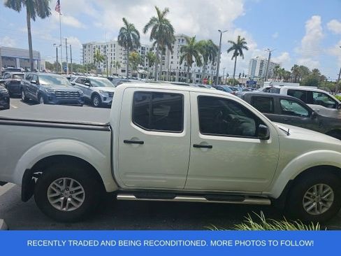 Used 2017 Nissan Frontier SV RWD image 2