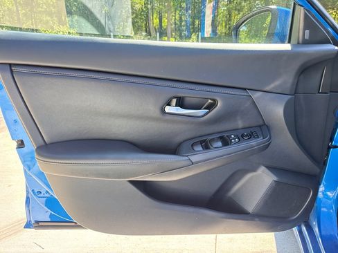 Used 2022 Nissan Sentra SV FWD image 13