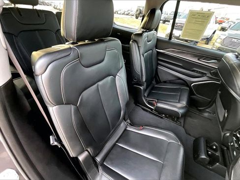 Used 2023 Jeep Grand Cherokee L Limited w/ Black Appearance Package image 27