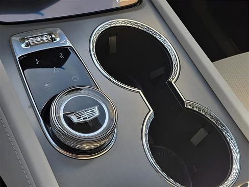 New 2026 Cadillac Vistiq Luxury image 18