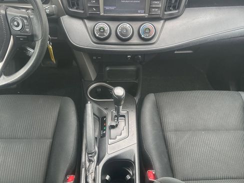 Used 2017 Toyota RAV4 LE FWD image 18