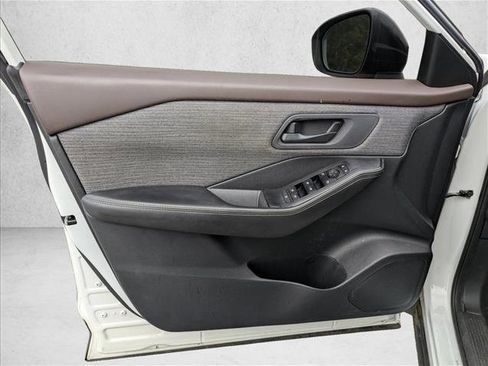 Used 2021 Nissan Rogue S image 20