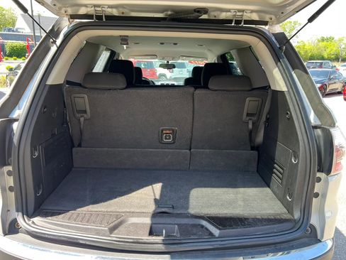 Used 2012 GMC Acadia SL w/ Preferred Package FWD image 26