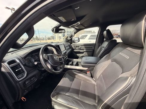 Used 2019 RAM 1500 Laramie AWD/4WD image 3