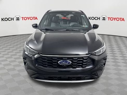 Used 2023 Ford Escape ST-Line Elite w/ Premium Technology Package image 2