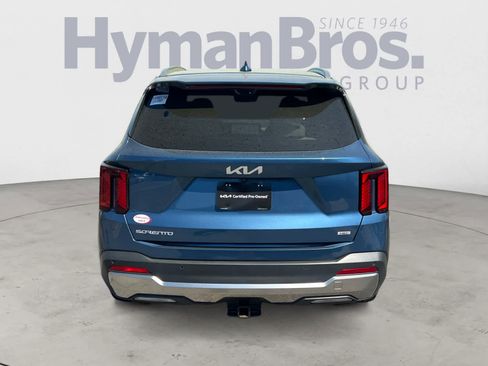 Certified 2025 Kia Sorento SX Prestige AWD/4WD image 4