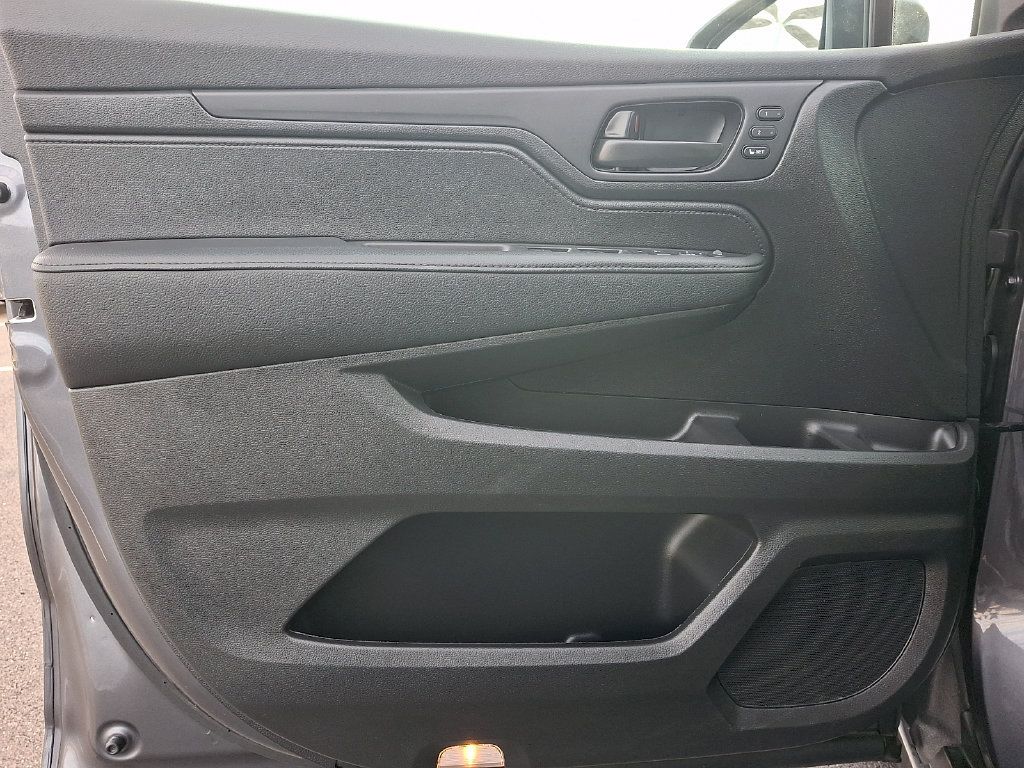 Used 2025 Honda Odyssey EX-L image 12