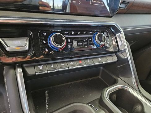 Used 2025 GMC Sierra 2500 Denali Ultimate w/ Max Trailering Package AWD/4WD image 11