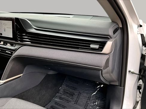 Used 2026 Toyota Camry LE FWD image 18
