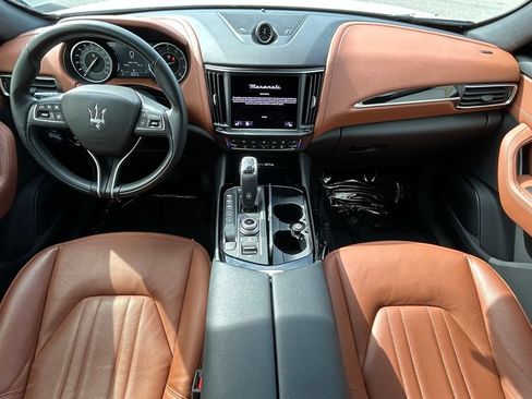 Used 2023 Maserati Levante GT AWD/4WD image 10