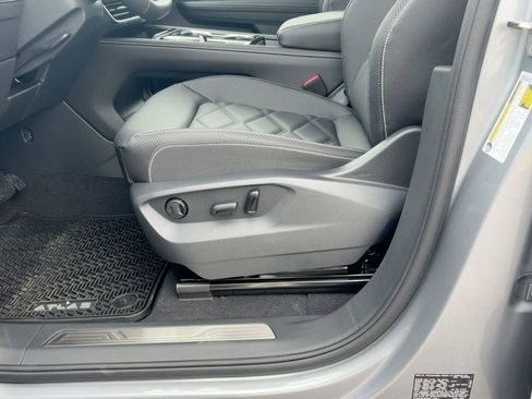 New 2026 Volkswagen Atlas Cross Sport SE AWD/4WD image 13