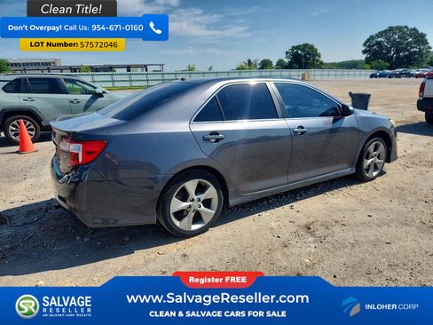 Used 2012 Toyota Camry SE w/ Leather Pkg FWD image 4