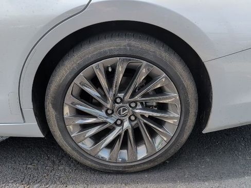 Used 2024 Lexus ES 300h w/ Technology Package FWD image 11