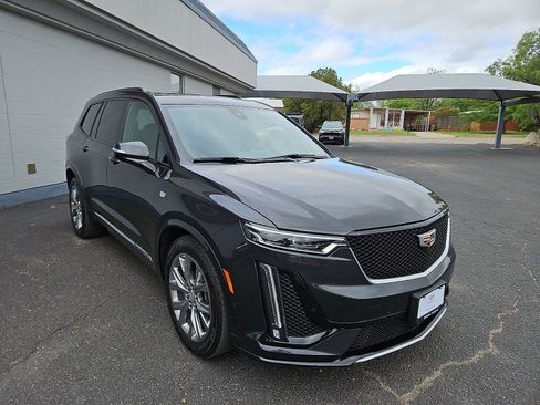 Used 2020 Cadillac XT6 Sport w/ Platinum Package AWD/4WD image 5