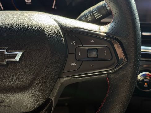 Used 2025 Chevrolet Trax RS w/ Driver Confidence Package FWD image 25