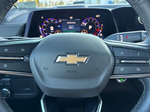 Used 2025 Chevrolet Suburban Premier image 37