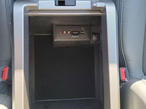 Used 2013 Ford F150 Lariat w/ Lariat Chrome Pkg image 24