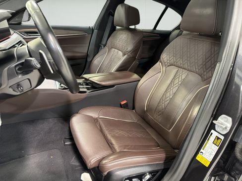 Used 2021 BMW 540i w/ M Sport Package RWD image 10