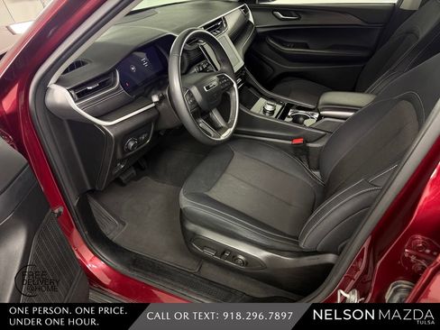 Used 2023 Jeep Grand Cherokee L Laredo image 18