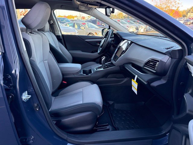Used 2025 Subaru Outback Premium AWD/4WD image 13